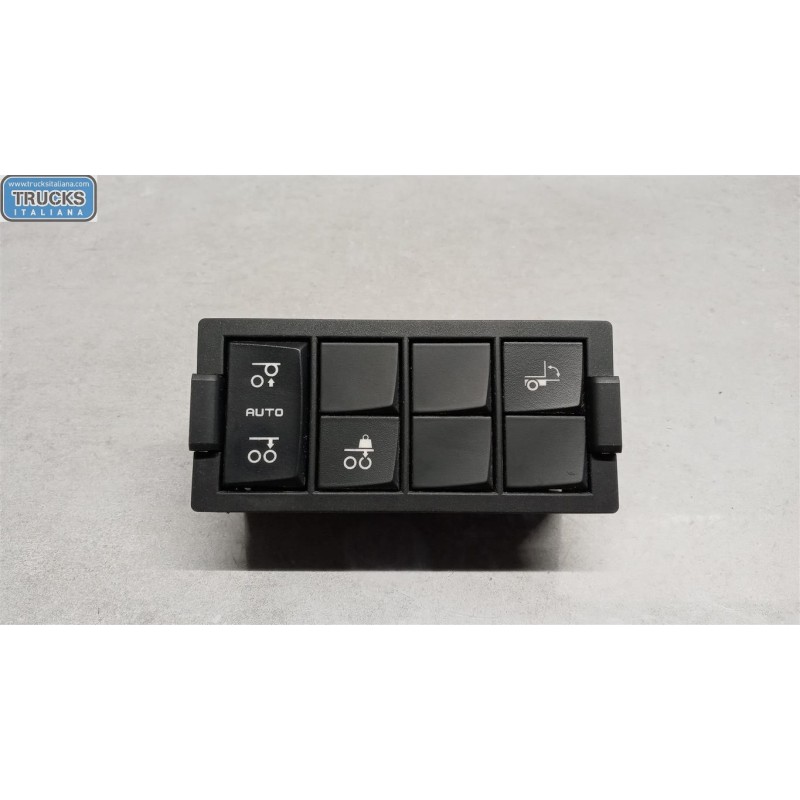 RENAULT truck INTERRUTTORI E PULSANTI ABITACOLO RENAULT truck T 2014> usato