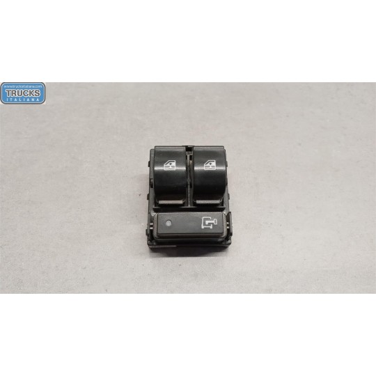 INTERRUTTORI E PULSANTI ALZAVETRI FIAT Doblo' 2009>2014 usato