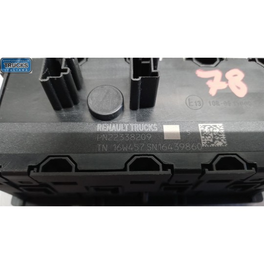 INTERRUTTORI E PULSANTI ABITACOLO RENAULT truck T 2014> usato