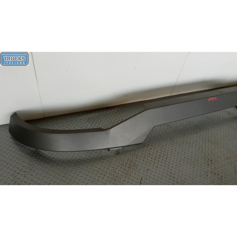 RENAULT truck MODANATURE ESTERNE ANTERIORE RENAULT truck T 2014> usato