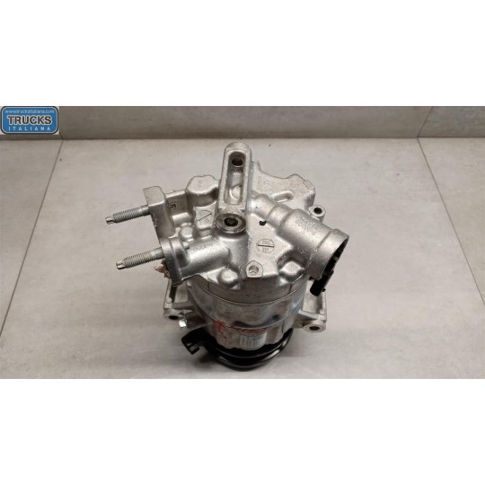 COMPRESSORE ARIA CONDIZIONATA FORD Fiesta 2017> usato