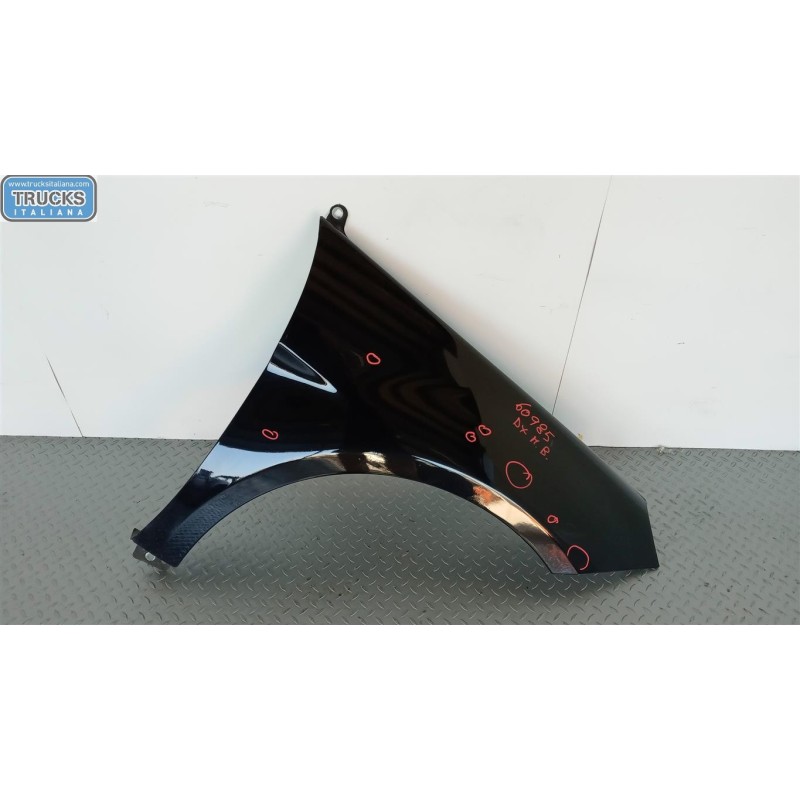 MERCEDES-BENZ PARAFANGO ANTERIORE DESTRO MERCEDES-BENZ Classe B (W245) 2005>2008 usato