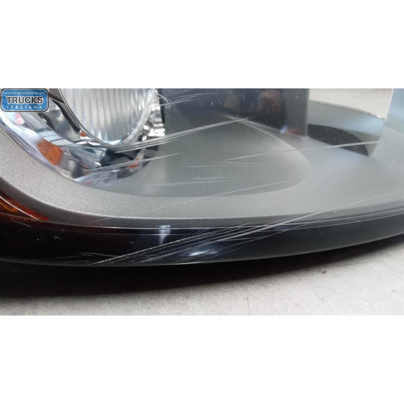 VOLVO RIGHT HEADLIGHT VOLVO V50 used