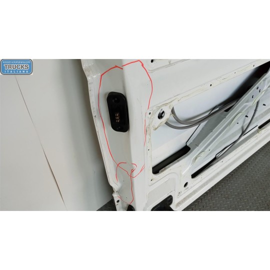 PORTACARICO SCORREVOLE DESTRO VOLKSWAGEN van Crafter 2017> usato