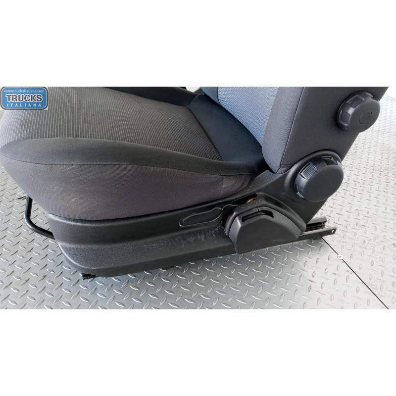 PEUGEOT SEDILI ANTERIORI PEUGEOT Bipper 2007> usato