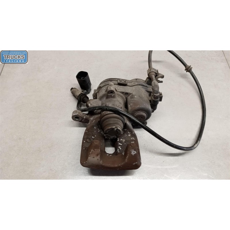 MERCEDES-BENZ PINZA POSTERIORE SINISTRA MERCEDES-BENZ Classe A (W176) 2012>2014 usato