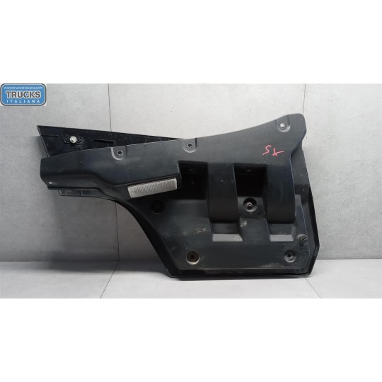 SOTTOPORTA ANT.SX RENAULT truck T 2014> usato