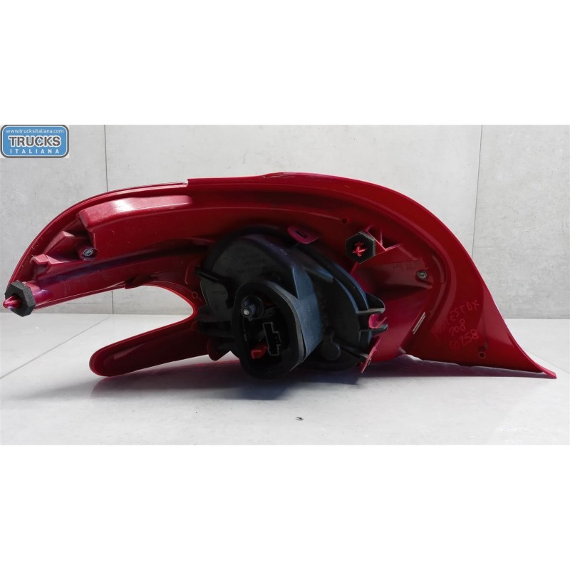 PEUGEOT FARO POST ESTERNO LED DESTRO PEUGEOT 208 2012>2015 usato