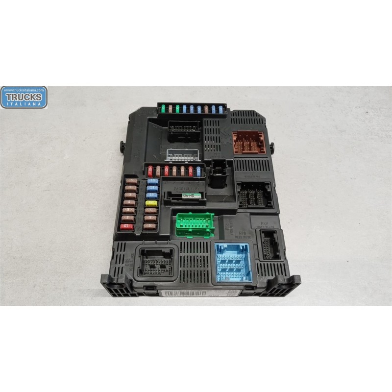 PEUGEOT ENGINE UNIT PEUGEOT 208 2012>2015 used