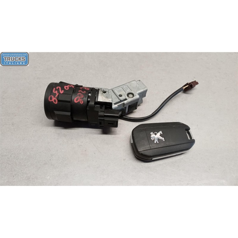 PEUGEOT ENGINE UNIT PEUGEOT 208 2012>2015 used