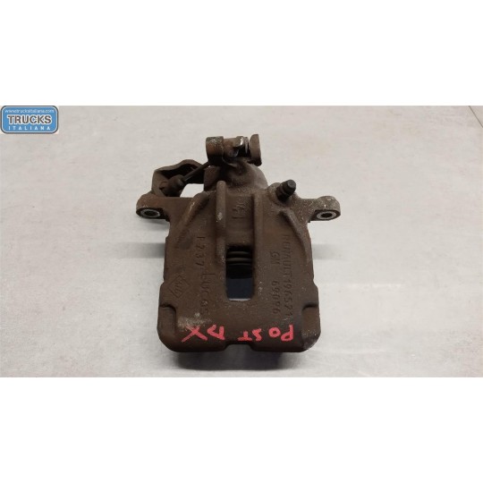 PINZA POSTERIORE DESTRA RENAULT van Trafic 2001>2007 usato