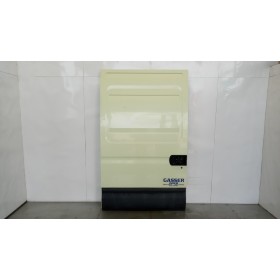 RIGHT SIDE SLIDING DOOR...