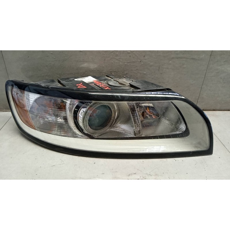VOLVO RIGHT HEADLIGHT VOLVO V50 used