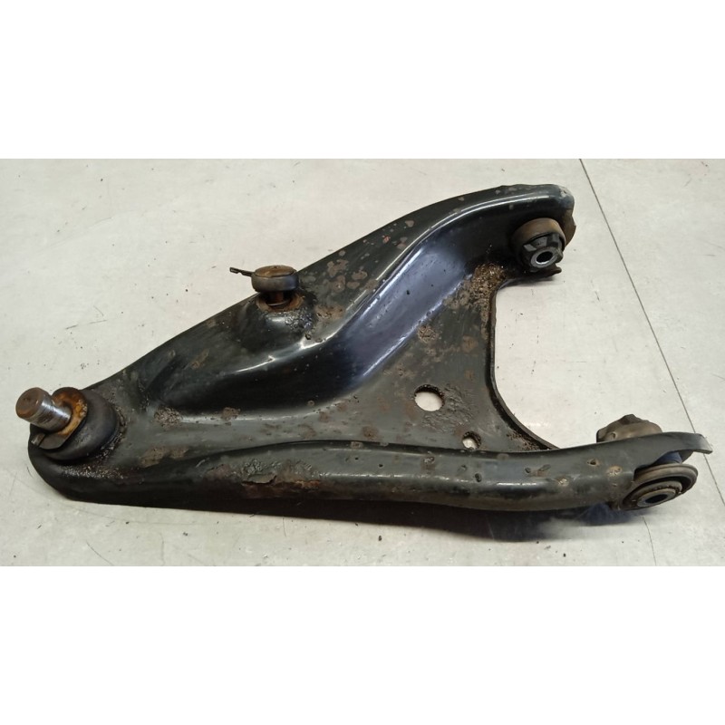 DACIA CONTROL ARM FRONT LOWER RIGHT  DACIA Sandero 2012>2020 used