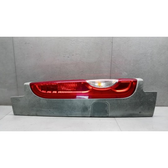 FARO POSTERIORE ESTERNO SINISTRO RENAULT van Trafic 2010>2014 usato