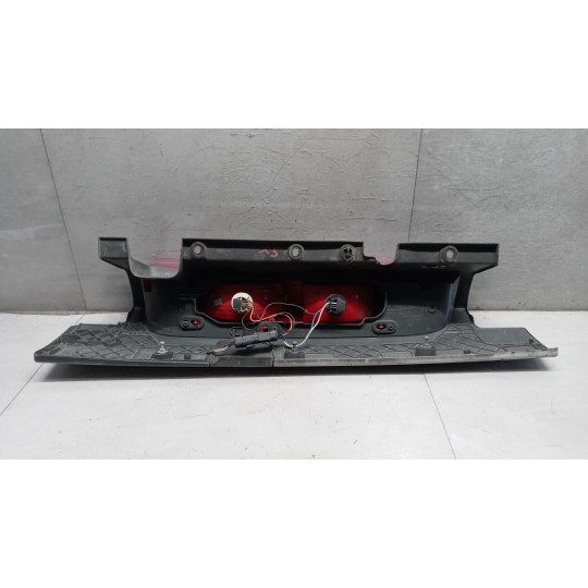 FARO POSTERIORE ESTERNO SINISTRO RENAULT van Trafic 2010>2014 usato