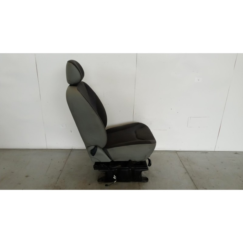 RENAULT van SEDILI ANTERIORI RENAULT van Trafic 2010>2014 usato