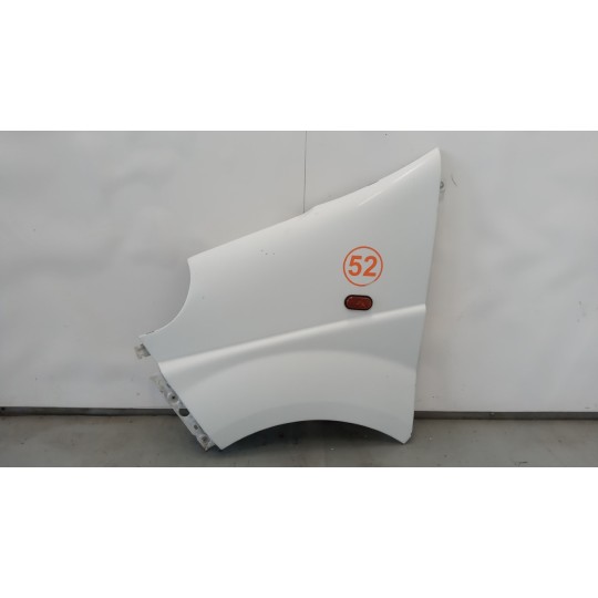 PARAFANGO ANTERIORE SINISTRO RENAULT van Trafic 2010>2014 usato