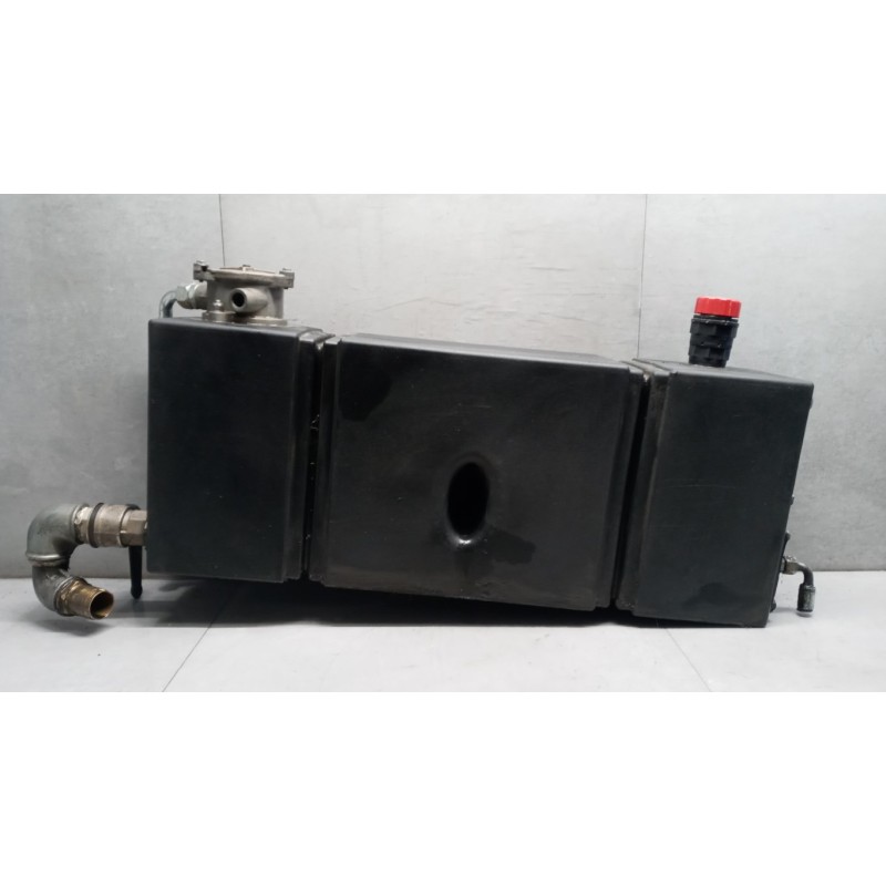 ISUZU SERBATOIO OLIO IDRAULICO ISUZU N2R usato