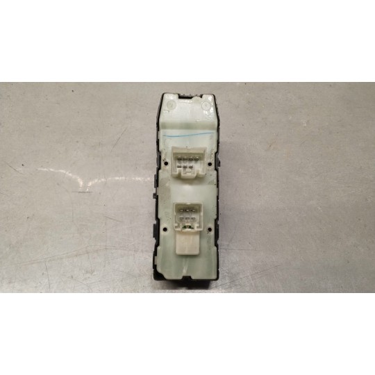 INTERRUTTORI E PULSANTI ALZAVETRI JEEP Compass 2011>2015 usato