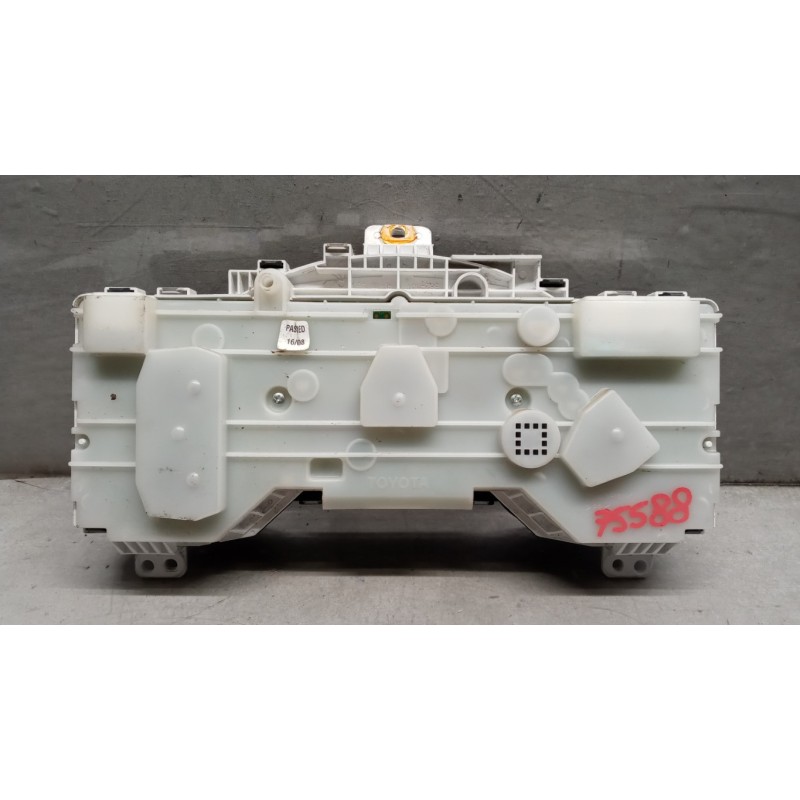 TOYOTA QUADRO STRUMENTI TOYOTA Hilux 2005>2008 usato