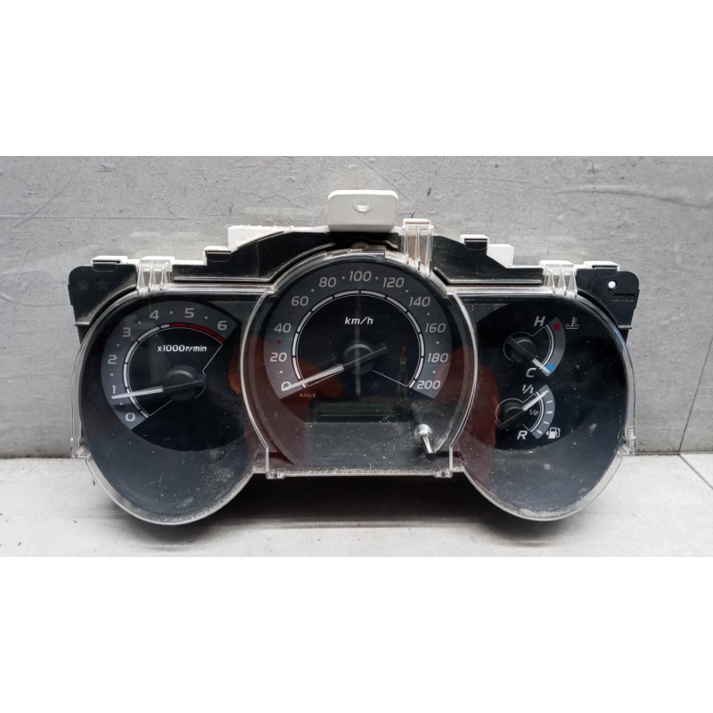 TOYOTA QUADRO STRUMENTI TOYOTA Hilux 2005>2008 usato