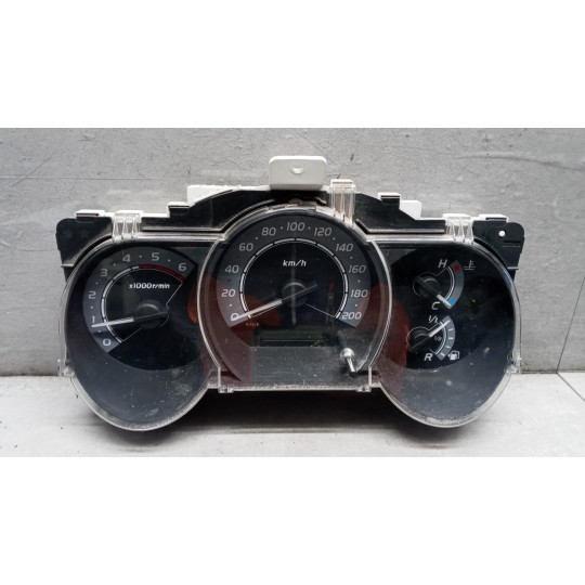 QUADRO STRUMENTI TOYOTA Hilux 2005>2008 usato
