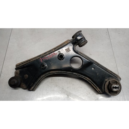 BRACCIO OSCILLANTE ANTERIORE INFERIORE SINISTRO FIAT Doblo' 2009>2014 usato