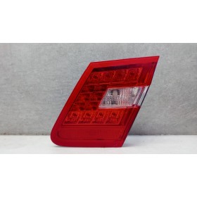 RIGHT REAR LED LIGHT ON...