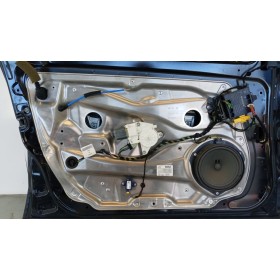 ALZA VETRI ANTERIORI...