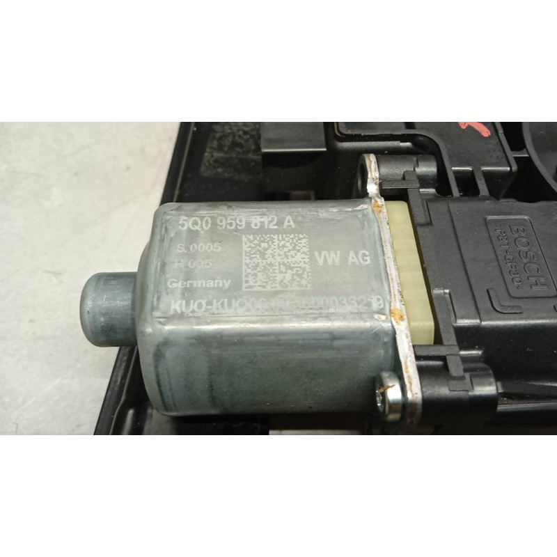 VOLKSWAGEN ALZA VETRI POSTERIORI DESTRO VOLKSWAGEN Tiguan 2016>2020 usato