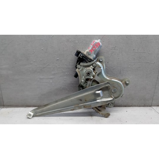 ALZA VETRI POSTERIORI DESTRO TOYOTA Hilux 2005>2008 usato