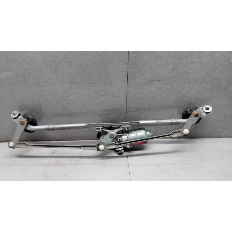 TOYOTA windshield wiper motor TOYOTA Hilux 2005>2008 used