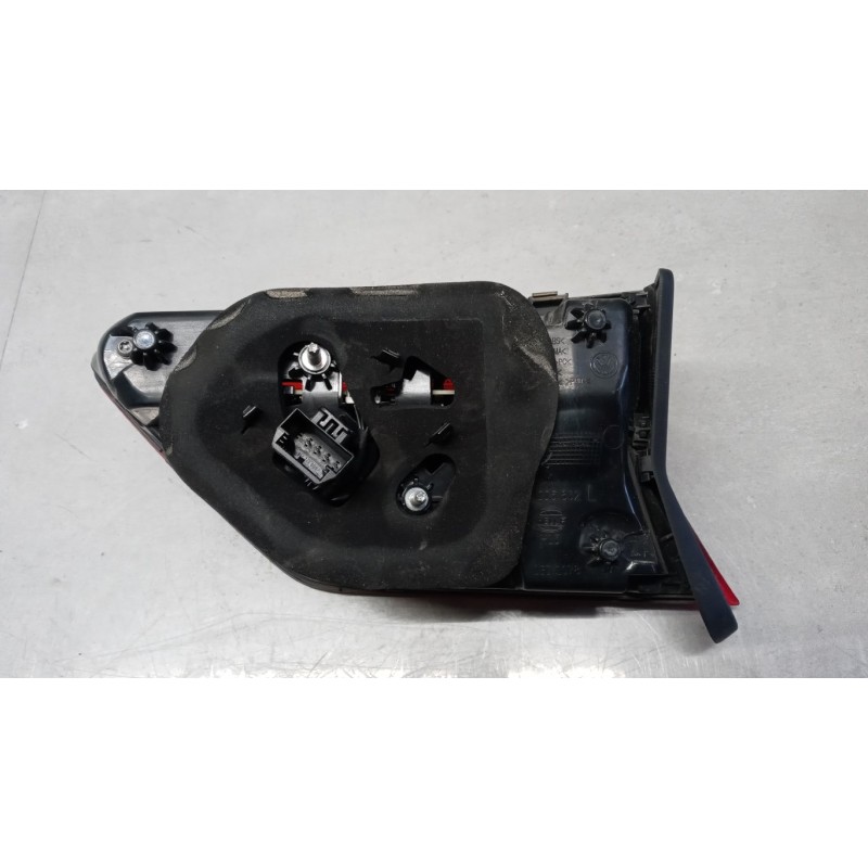 VOLKSWAGEN LEFT REAR LEF LIGHT ON BACK VOLKSWAGEN Tiguan 2016>2020 used