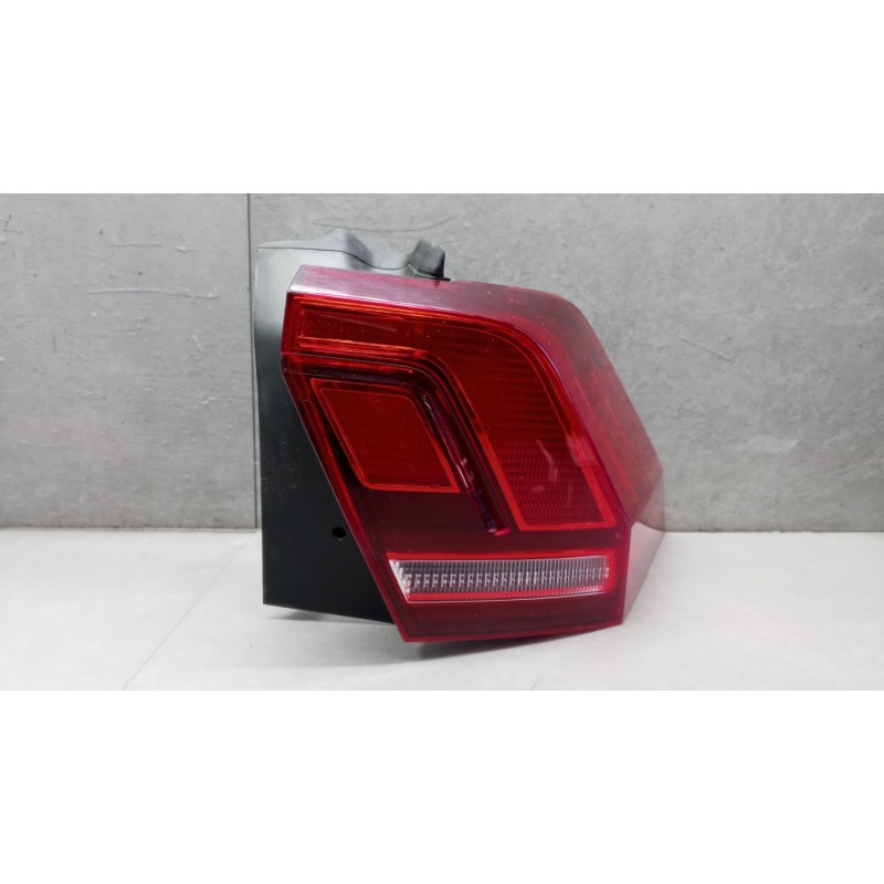 VOLKSWAGEN FARO POST ESTERNO LED DESTRO VOLKSWAGEN Tiguan 2016>2020 usato