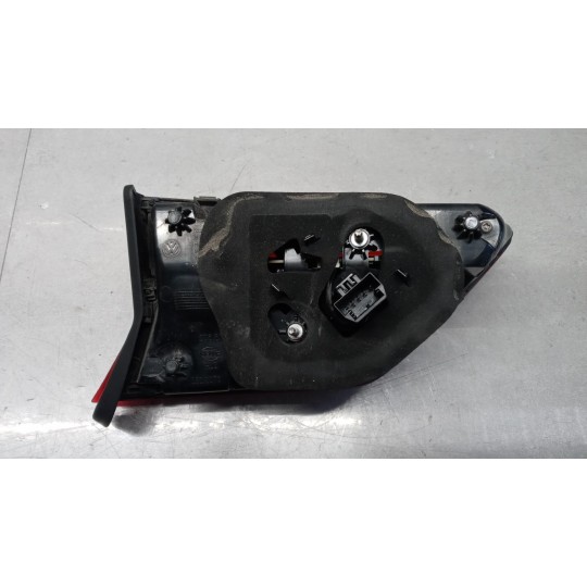 FARO POST INTERNO LED DESTRO VOLKSWAGEN Tiguan 2016>2020 usato