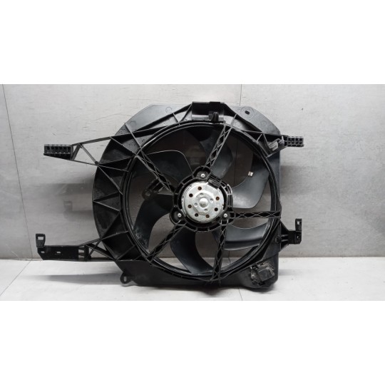 CONVOGLIATORE ELETTROVENTOLA RENAULT van Trafic 2007>2010 usato