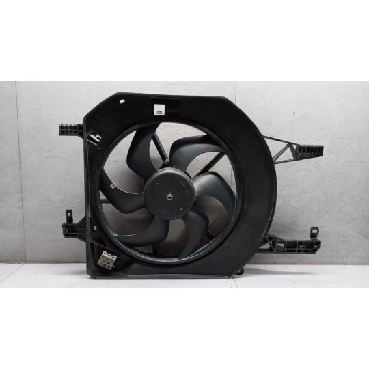 CONVOGLIATORE ELETTROVENTOLA RENAULT van Trafic 2007>2010 usato