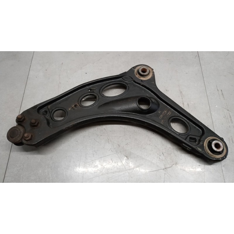 RENAULT van CONTROL ARM FRONT LOWER RIGHT  RENAULT van Trafic 2007>2010 used