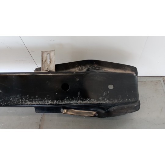 TRAVERSA ANTERIORE PARAURTO RENAULT van Trafic 2007>2010 usato