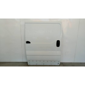 RIGHT SIDE SLIDING DOOR...