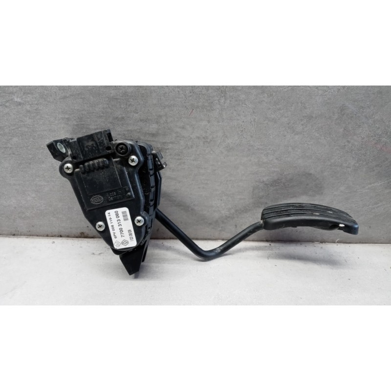 RENAULT van ELETRONIC THROTTLE PEDAL  RENAULT van Trafic 2007>2010 used