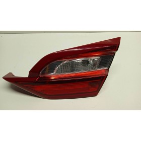 RIGHT REAR LIGHT ON BACK...