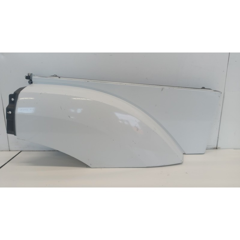 MERCEDES-BENZ truck PLASTICHE ESTERNE VARIE MERCEDES-BENZ truck Actros euro 6 2014>2021 usato