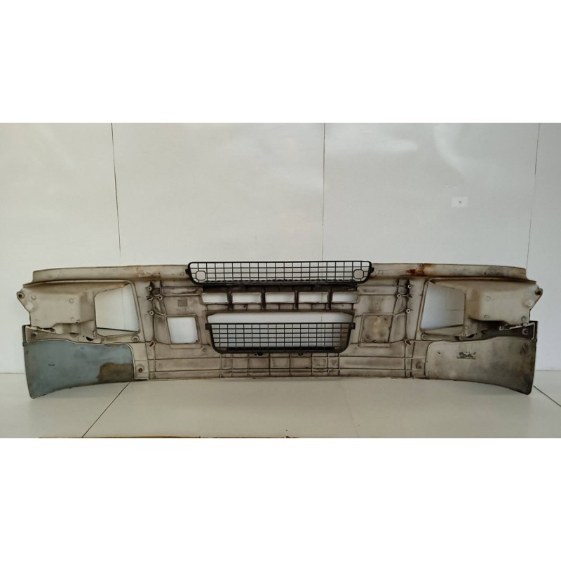 RENAULT truck PARAURTI ANTERIORE RENAULT truck Premium 2005>2013 usato