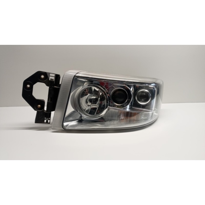 RENAULT truck FARO ANTERIORE SINISTRO RENAULT truck Premium 2005>2013 usato