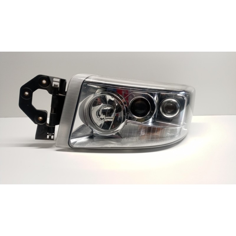 RENAULT truck FARO ANTERIORE SINISTRO RENAULT truck Premium 2005>2013 usato