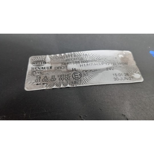 RIGHT HEADLIGHT RENAULT truck Premium 2005>2013 used