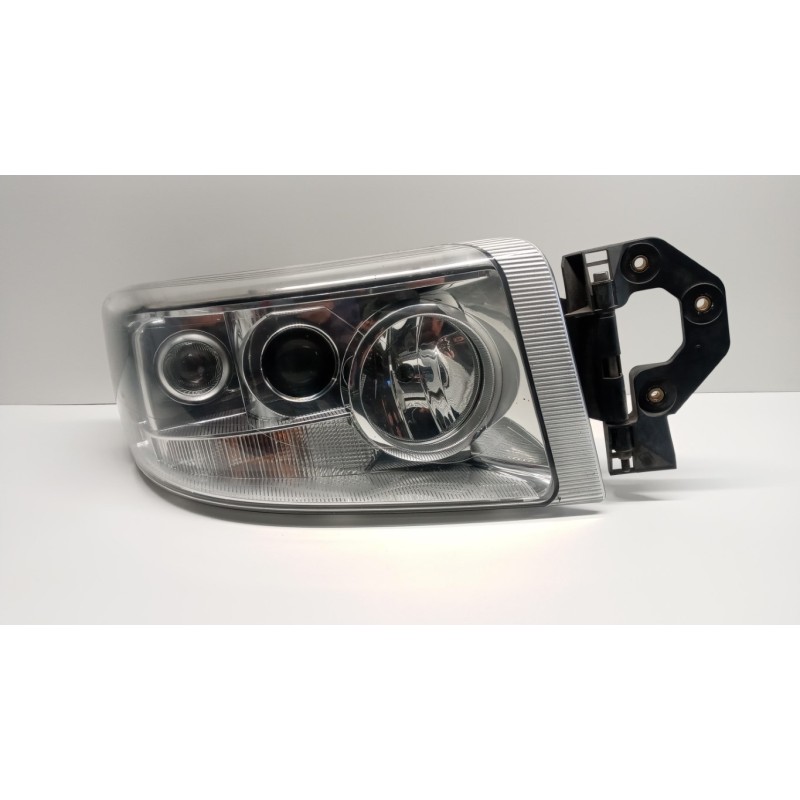 RENAULT truck RIGHT HEADLIGHT RENAULT truck Premium 2005>2013 used