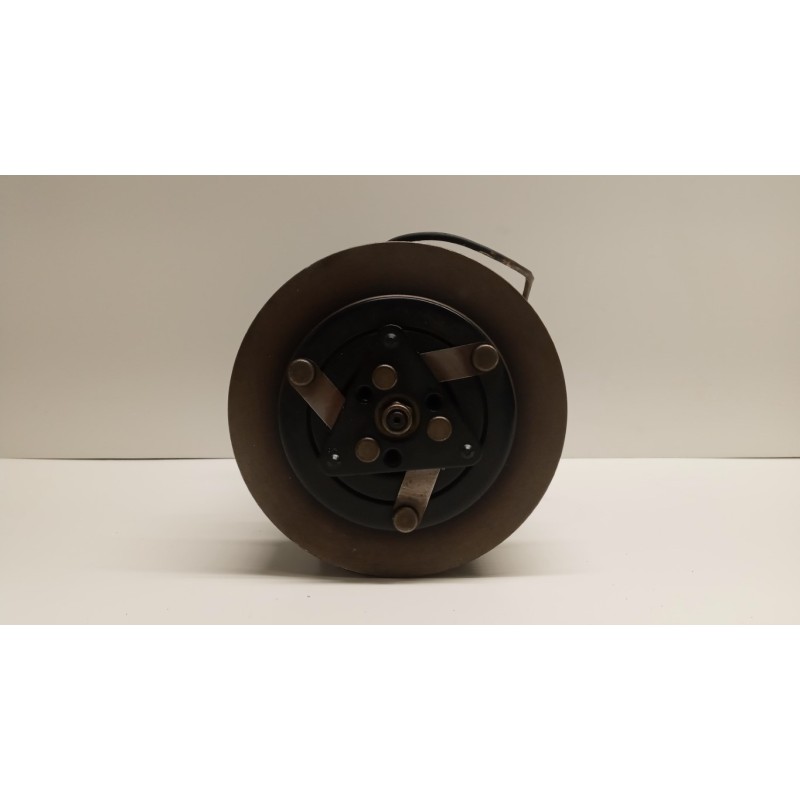 RENAULT truck AIR CONDITIONER COMPRESSOR RENAULT truck Premium 2005>2013 used